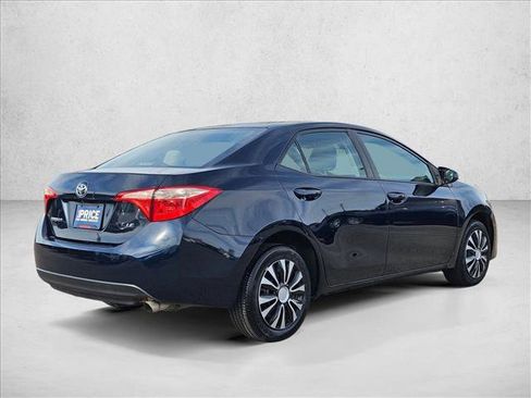 Used 2018 Toyota Corolla LE image 5