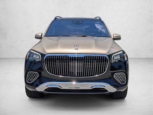 Used 2024 Mercedes-Benz Maybach GLS 600 4MATIC image 2