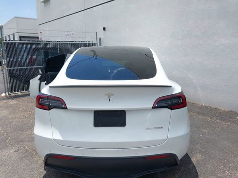 Used 2021 Tesla Model Y Performance AWD/4WD image 5