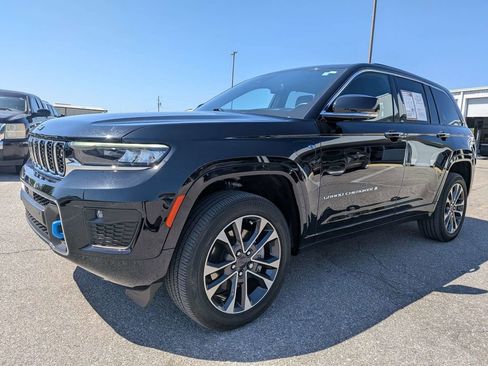 Used 2022 Jeep Grand Cherokee Overland w/ Advanced Protech Group III image 7