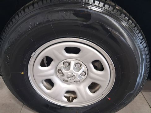 Used 2017 Nissan Frontier S image 14