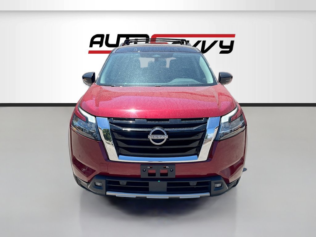 Used 2022 Nissan Pathfinder SL AWD/4WD image 2
