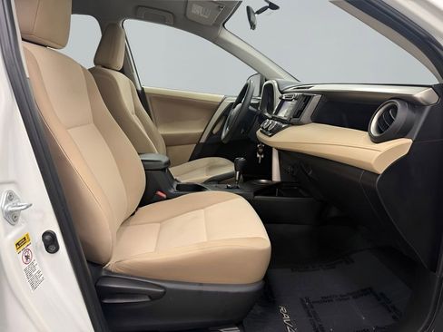 Used 2013 Toyota RAV4 LE AWD/4WD image 12
