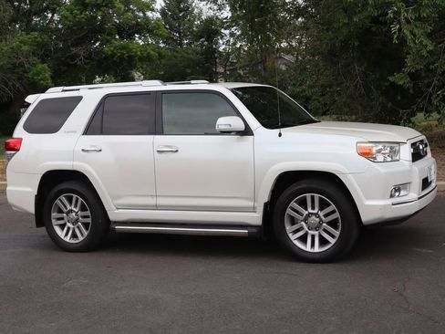 Used 2011 Toyota 4Runner Limited AWD/4WD image 2