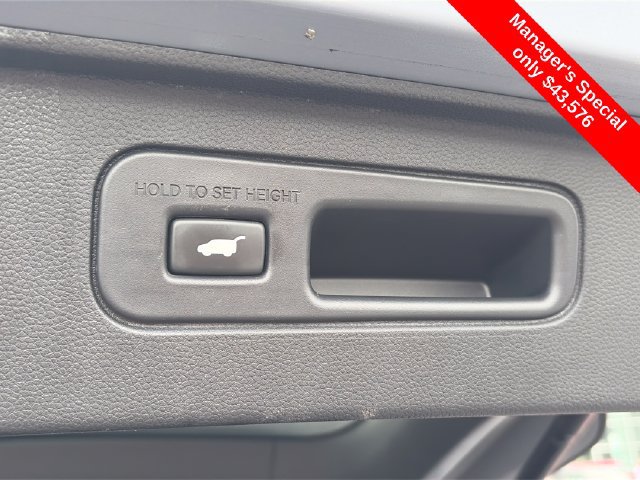 Used 2025 Honda Pilot TrailSport image 9