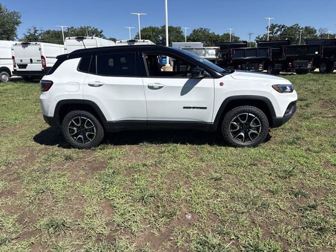 New 2026 Jeep Compass Trailhawk AWD/4WD image 4
