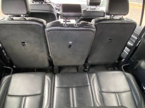 Used 2024 Jeep Wagoneer L Series II RWD image 10
