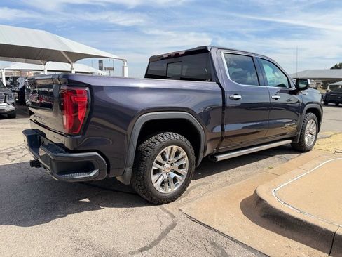 Used 2023 GMC Sierra 1500 Denali w/ Technology Package AWD/4WD image 4