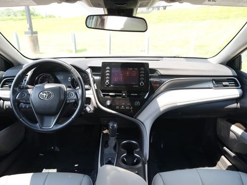Used 2021 Toyota Camry SE w/ Cold Weather Package AWD/4WD image 16