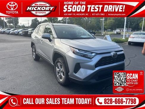 Used 2025 Toyota RAV4 XLE FWD image 1