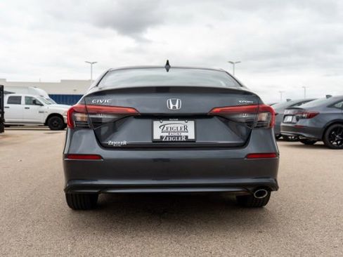 Used 2024 Honda Civic Sport image 6