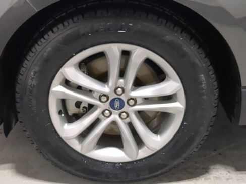 Used 2020 Ford Edge SEL image 27