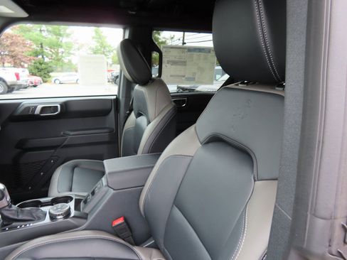 New 2025 Ford Bronco Outer Banks image 17