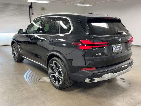 New 2026 BMW X5 sDrive40i image 3