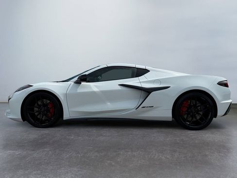 Used 2025 Chevrolet Corvette Z06 w/ Stealth Interior Trim Package RWD image 6