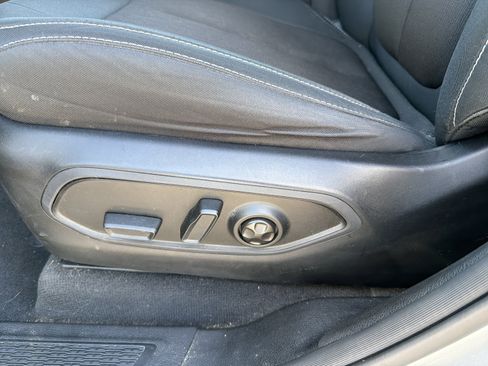 Used 2023 Jeep Grand Cherokee L Laredo w/ Luxury Tech Group I AWD/4WD image 20