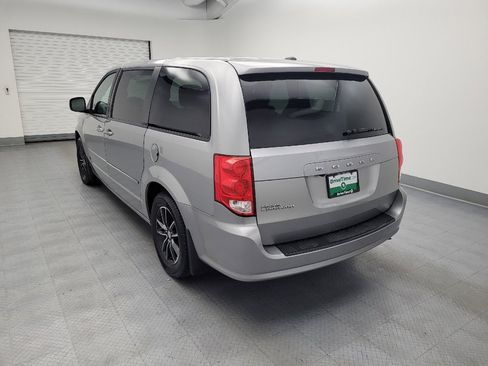 Used 2016 Dodge Grand Caravan SE FWD image 5