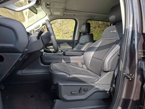 Used 2025 Ford Expedition Max Platinum AWD/4WD image 13