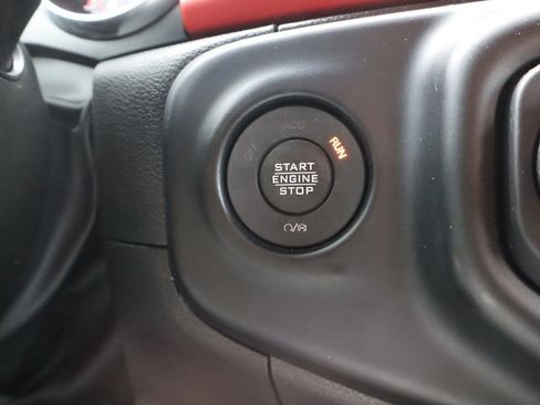 Used 2022 Jeep Wrangler Unlimited Rubicon w/ Cold Weather Group image 17