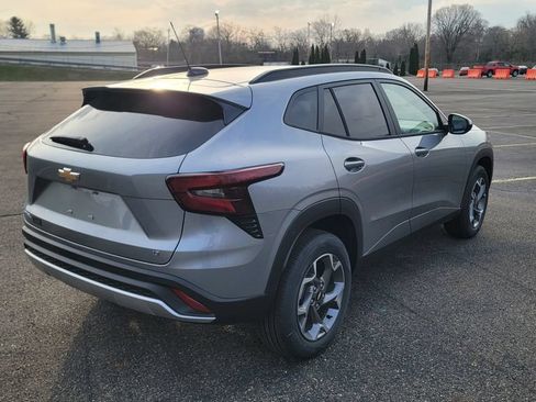 New 2026 Chevrolet Trax LT FWD image 12
