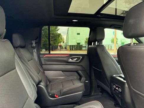 Used 2021 Chevrolet Suburban High Country AWD/4WD image 23