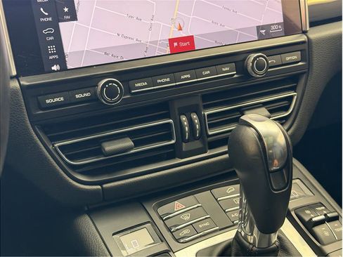 Used 2021 Porsche Macan S image 15