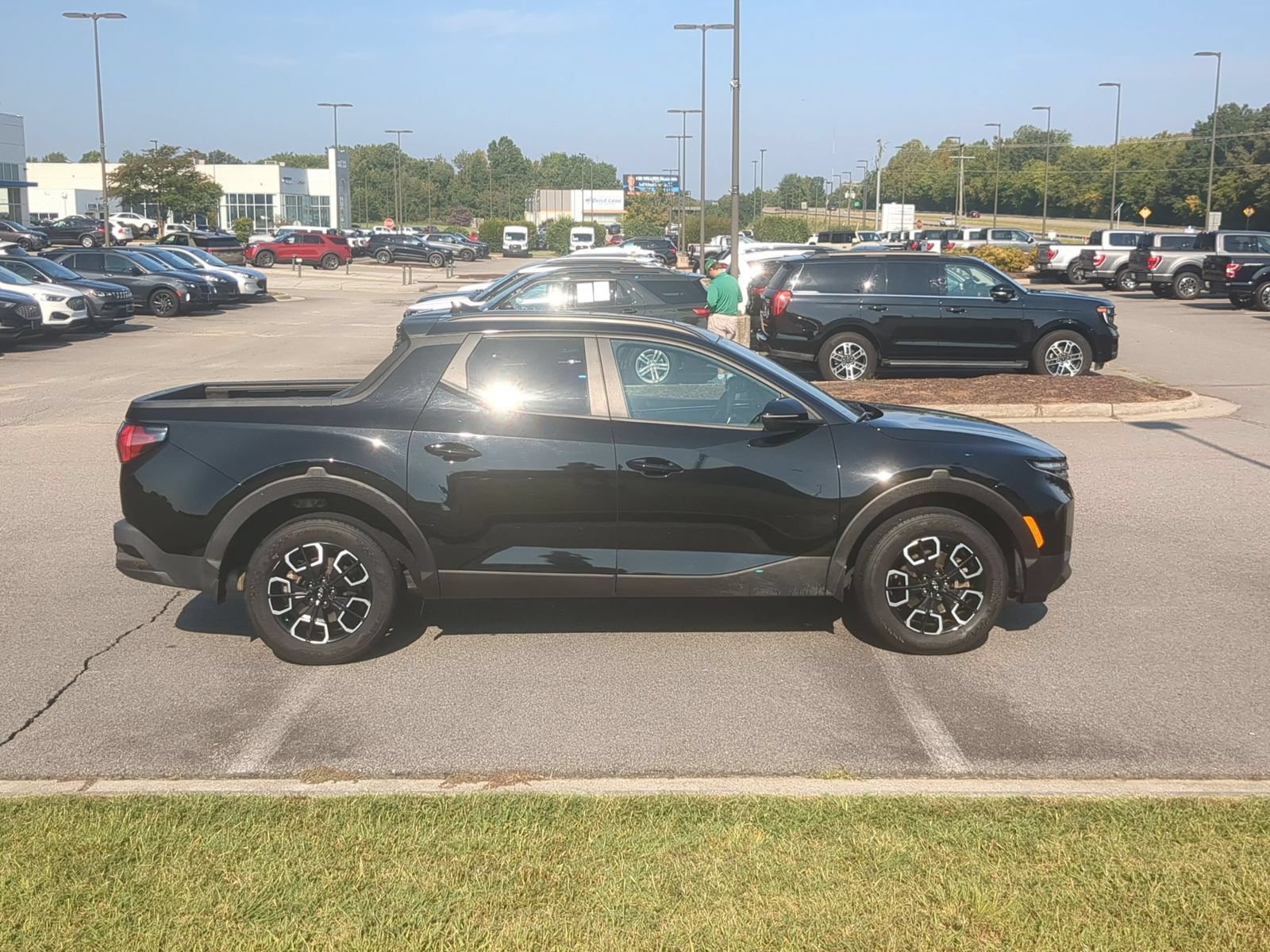 Used 2022 Hyundai Santa Cruz SEL Premium AWD/4WD image 2