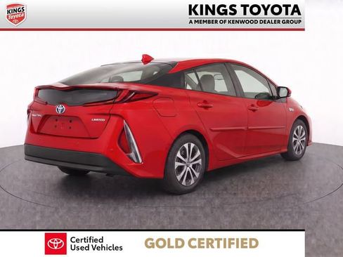 Certified 2022 Toyota Prius Prime Limited FWD image 4