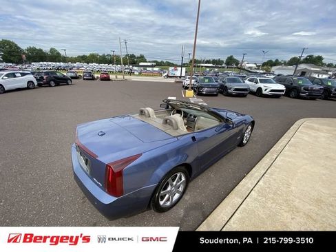 Used 2005 Cadillac XLR RWD image 23