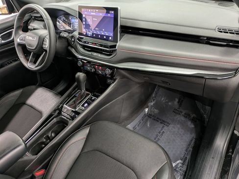 Used 2024 Jeep Compass Trailhawk AWD/4WD image 30