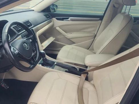 Used 2016 Volkswagen Passat 1.8T SE FWD image 5