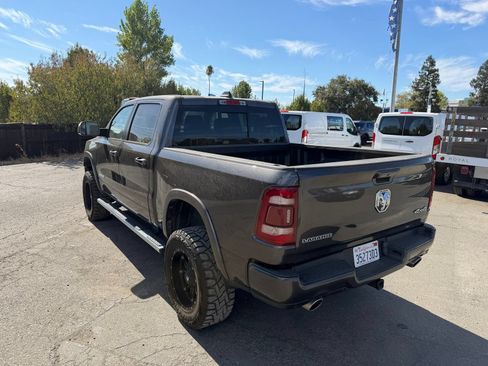 Used 2019 RAM 1500 Laramie AWD/4WD image 3
