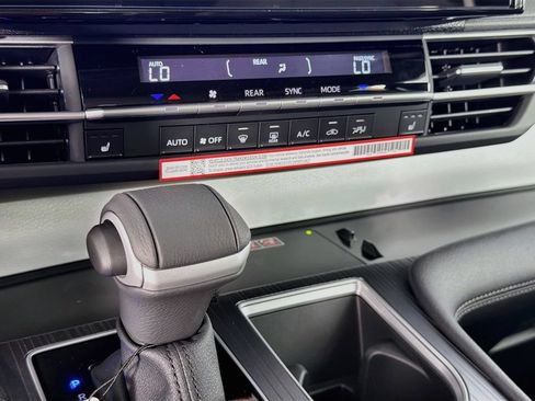 New 2026 Toyota Sienna XLE FWD image 19