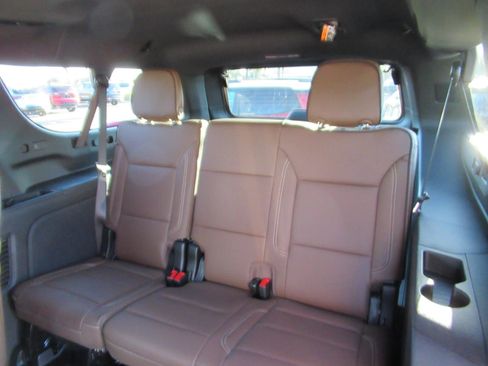 New 2026 Chevrolet Suburban High Country RWD image 35