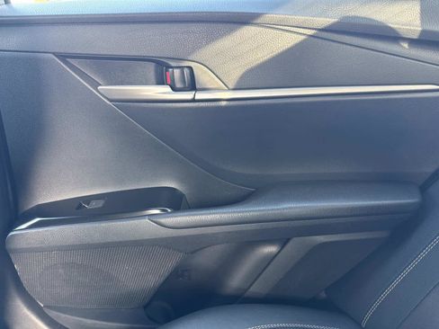 Used 2025 Toyota Camry SE image 14