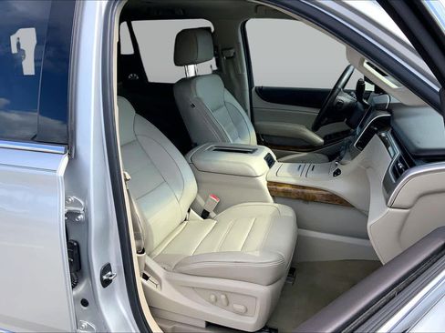 Used 2017 GMC Yukon Denali RWD image 9
