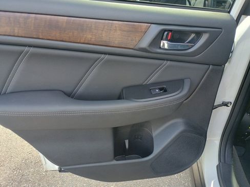 Used 2018 Subaru Outback 2.5i Limited image 15