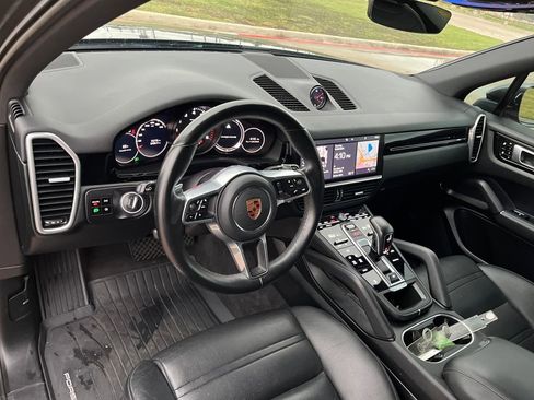 Used 2020 Porsche Cayenne image 13