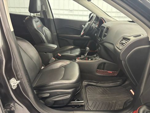 Used 2017 Jeep Compass Trailhawk w/ Leather Interior Group AWD/4WD image 46