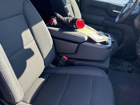 Used 2025 Chevrolet Silverado 2500 Custom w/ Custom Value Package image 13