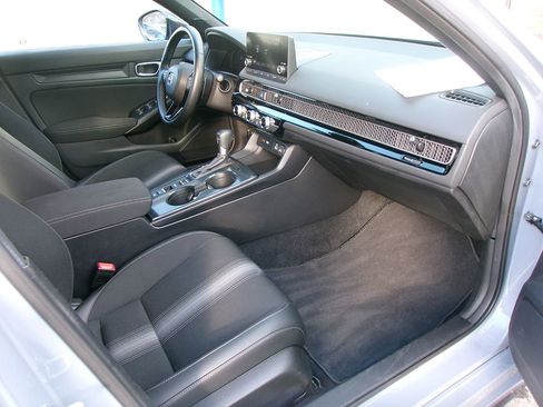 Used 2024 Honda Civic Sport image 9