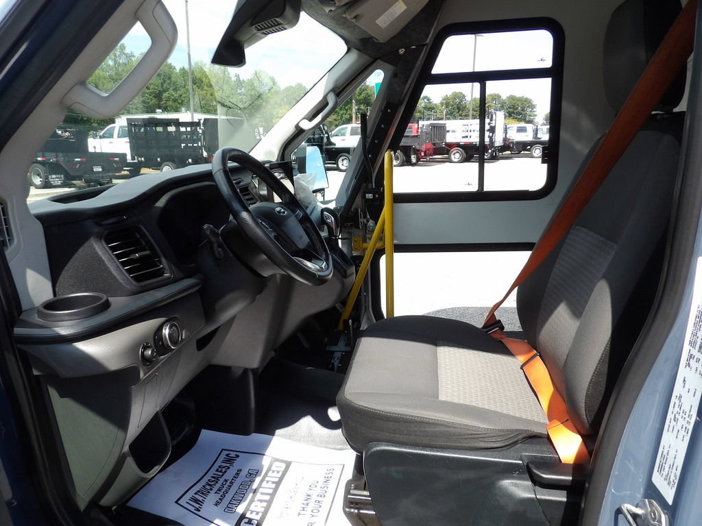 Used 2022 Ford Transit 350 DRW RWD image 17