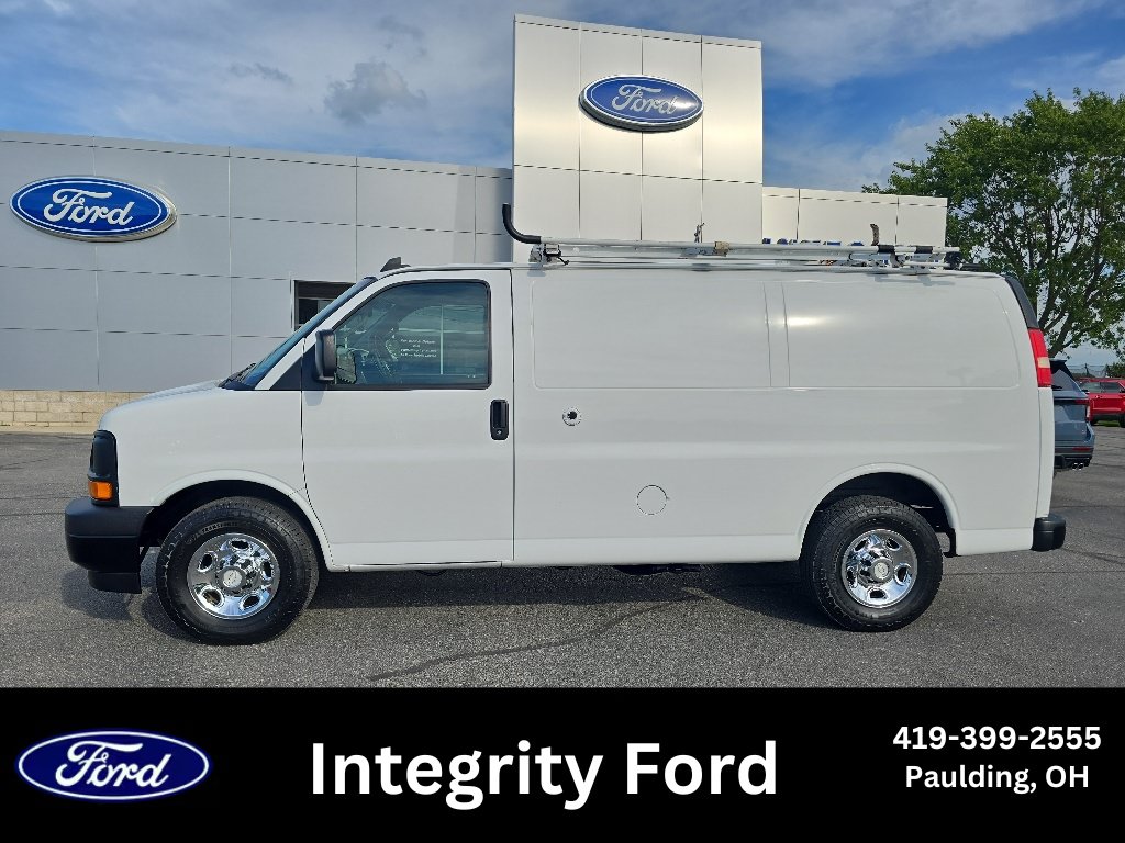 Used 2017 Chevrolet Express 2500 RWD image 1