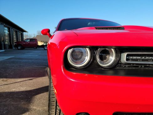 Used 2016 Dodge Challenger SXT Plus image 15