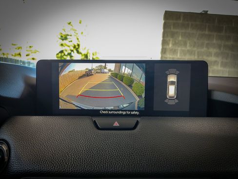 Used 2025 MAZDA CX-70 Plug-In Hybrid w/ Premium Pkg image 12