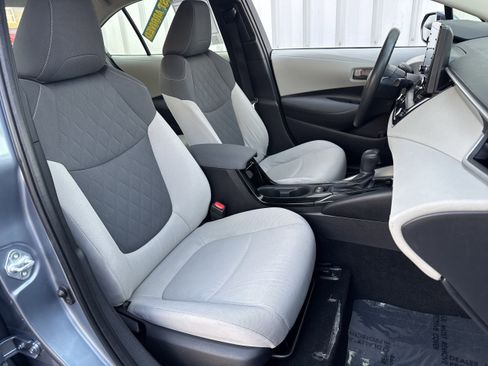 Used 2022 Toyota Corolla LE image 10