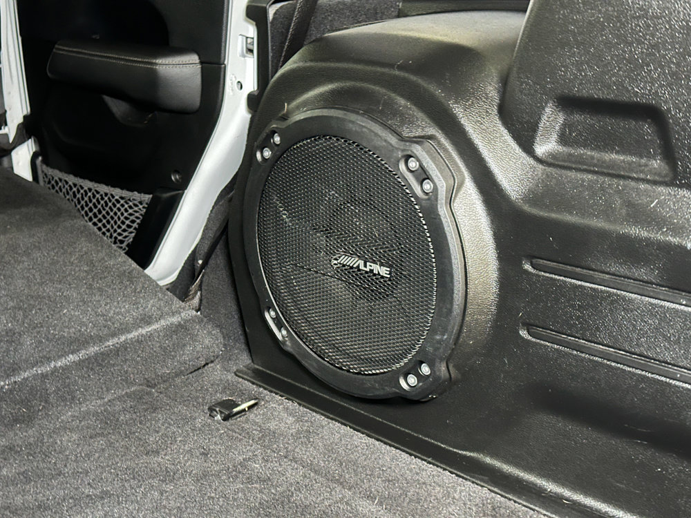 Used 2019 Jeep Wrangler Unlimited Sahara w/ Uconnect 4C Nav & Sound Group AWD/4WD image 18