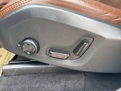 Certified 2024 Volvo XC90 T8 Ultimate w/ Protection Package Premier image 22