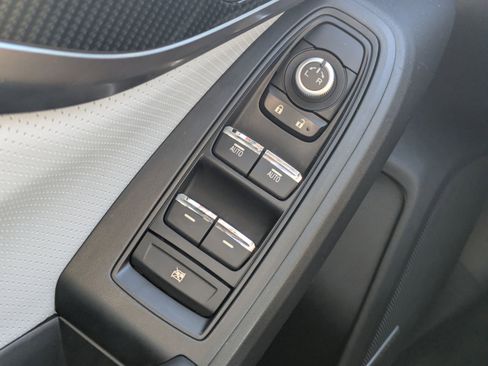 Used 2018 Subaru Crosstrek 2.0i Limited image 28