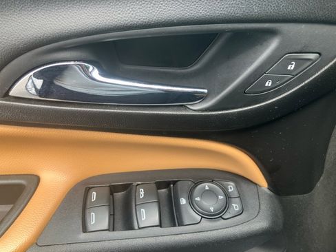 Used 2019 Chevrolet Equinox Premier w/ LPO, Floor Liner Package image 36